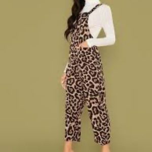 SHEIN Leopard Print Patch Pocket Overall Jumpsuit